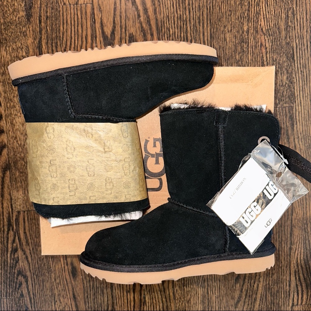 UGG Bailey Bow II BLACK